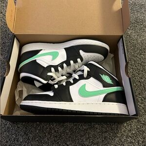 Jordan 1 mid teal
